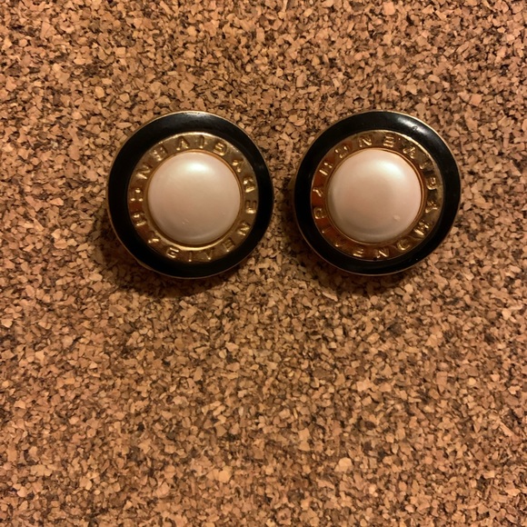 Viintage Givenchy in Faux Pearls and enameled and gold finish - Picture 3 of 6